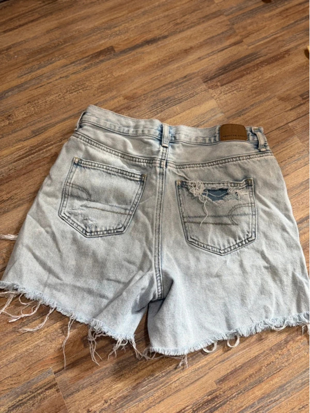 American Eagle light wash mom shorts size 4